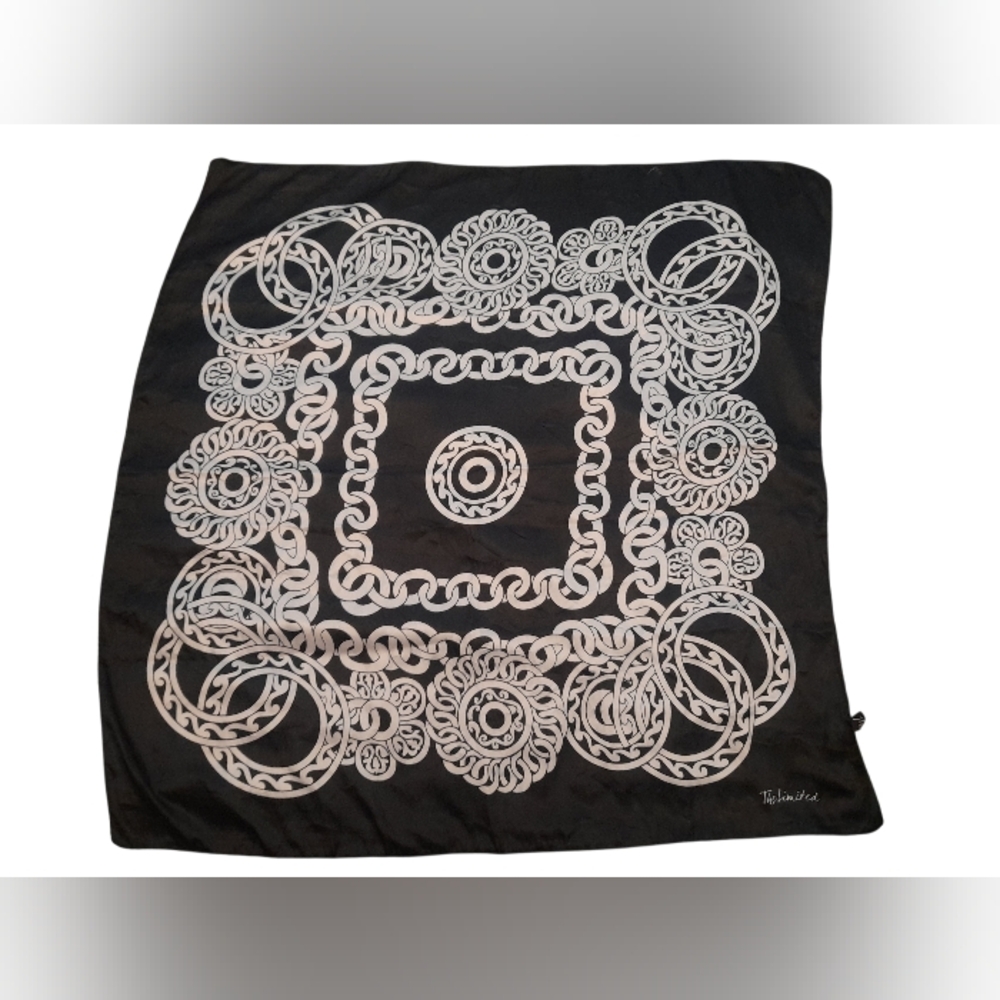 THE LIMITED  Scarf